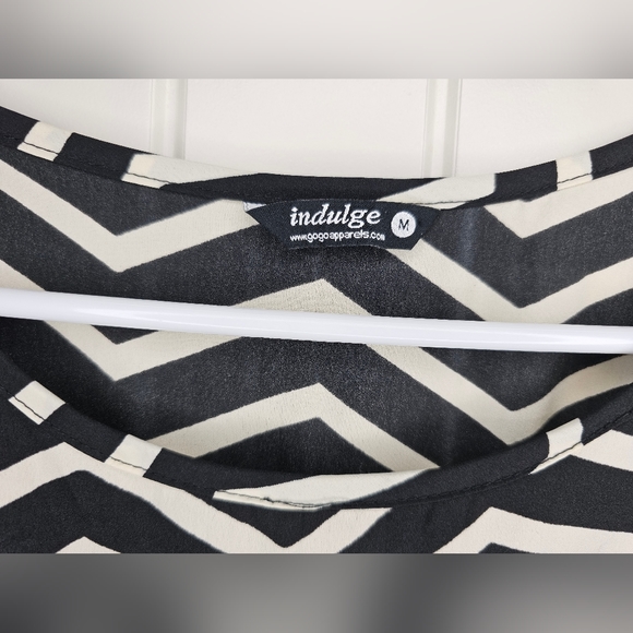 [Indulge GogoApperal] High Low Midi Dress 《M》 Chevron/Black &… - Picture 5 of 12